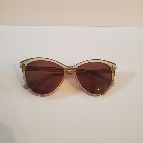 Sunglasses - Picture 4 of 4